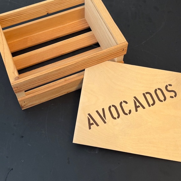 Decorative Avocado wooden crate with sliding lid - Picture 6 of 7